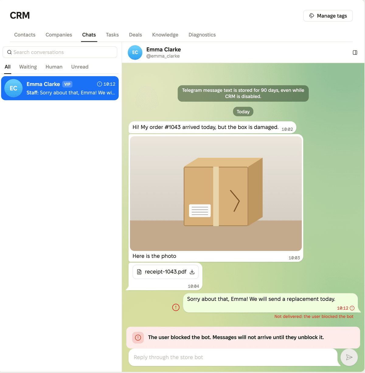 Чат CRM с фото и документом клиента и недоставленным ответом